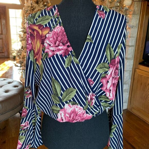 Charlotte Russe Cropped‎ Top Strips and Floral Print - Picture 1 of 15
